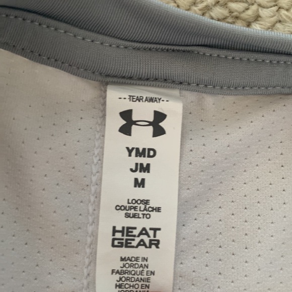 white under armour tee - Picture 2 of 3